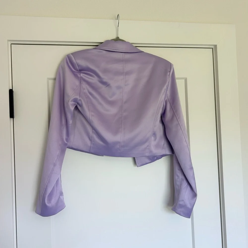 House of Harlow 1960 Gianna Cropped Blazer and Mini Skirt Set - Picture 3 of 9